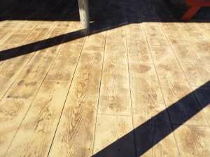 Crooked Creek Construction Log Home Exterior Desk